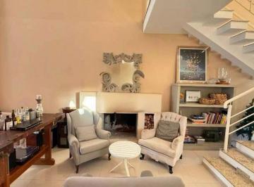 Casa · 235m² · 3 Quartos · Casa de Condomínio para venda em Pinheirinho de 235.00m² com 3 Quartos e 3 Suites