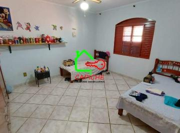 Casa · 236m² · 4 Quartos · Casa para venda em Jardim Niero de 236.00m² com 4 Quartos e 4 Suites