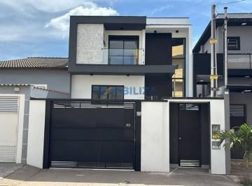Casa · 203m² · 3 Quartos · 6 Vagas · Sobrado para venda em Vila Carmela Ii de 203.00m² com 3 Quartos, 1 Suite e 6 Garagens