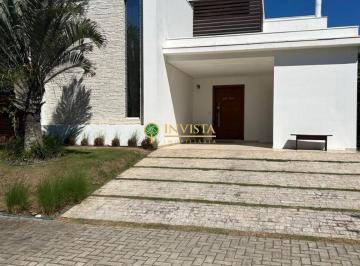 cbe1c52ae1d0322d9d9cb1d149ce4f61ee0dd39d · Casa com 2 suítes e piscina no Rio Tavares, em Florianópolis