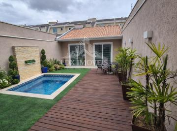 Casa de 5 quartos, Curitiba · Sobrado com 200m², 5 quartos, Quintal e Edícula Independente