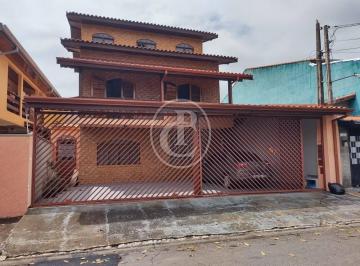 Casa · 3 Quartos · 4 Vagas · Sobrado triplex, estrutura impecável e ótima localização