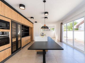 Casa de 4 quartos, Curitiba · Casa térrea com 4 suítes e 10 vagas de garagem em excelente localização no Jardim Social