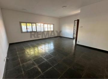 Comercial · 190m² · 3 Quartos · 4 Vagas · Espaço ideal para seu empreendimento no coração da cidade.
