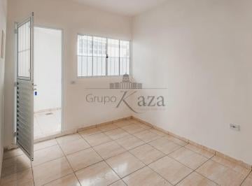 Casa · 150m² · 3 Quartos · 2 Vagas · Oportunidade - Casa Padrão - Cidade Morumbi - 3 Dormitórios - 150m2.