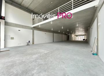 Comercial · 750m² · 4 Vagas · Loja comercial com 750m² e 4 vagas, próximo do metrô e aeroporto.