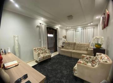 Casa · 220m² · 3 Quartos · 2 Vagas · Casa - Jardim Colônia - Jacareí - 3 Dormitórios - 210m².
