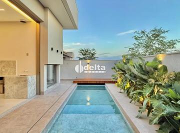 Casa · 546m² · 4 Quartos · 6 Vagas · Casa com 4 quartos sendo suítes disponível para venda no bairro Jardim Sul em Uberlândia-MG