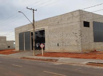 Comercial · 300m² · 4 Vagas · Galpão Comercial de Esquina com 635m² de Construção, 04 Vagas no bairro Distrito Industrial Doutor C