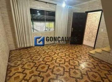 Casa · 169m² · 3 Quartos · 2 Vagas · Sobrado residencial com 3 quartos e quintal para aluguel em Santa Terezinha