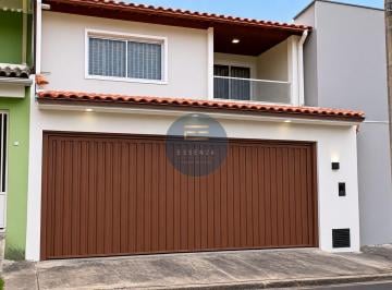 Casa · 176m² · 3 Quartos · 3 Vagas · Casa Sobrado a Venda com 3 dormitórios - OPORTUNIDADE