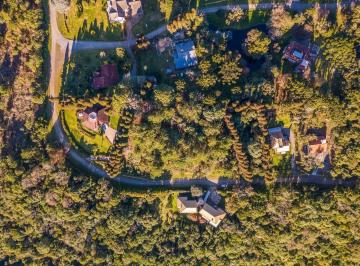 Terreno · 1241m² · Terreno com área total de 1241 metros quadrados no Golf Club em Gramado