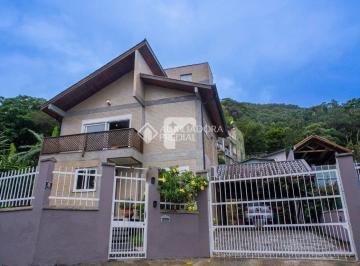 Casa · 160m² · 2 Quartos · 2 Vagas · Casa com Vista Mar e Área Gourmet no Sambaqui - 160m²