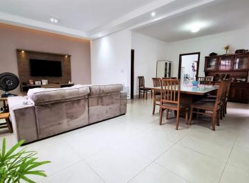 Casa · 300m² · 4 Quartos · 8 Vagas · Casa para venda em JARDIM MAGNÓLIA de 300.00m² com 4 Quartos, 3 Suites e 8 Garagens
