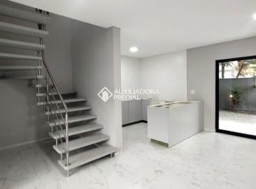 Casa · 136m² · 3 Quartos · 1 Vaga · Auxiliadora predial aluga, excelente casa, 3 dormitórios, todos com suite no bairro Rio Tavares.