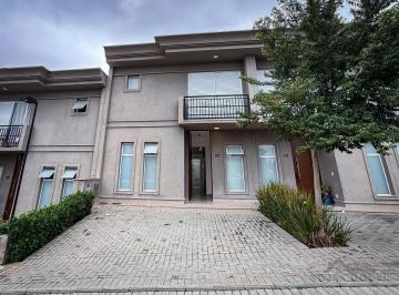 0 · Casa para alugar no Chácaras Silvania em Valinhos/SP