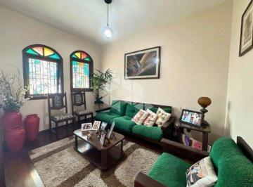 Casa · 330m² · 4 Quartos · 2 Vagas · Casa 4 dormitórios sendo 1 suíte Teresópolis