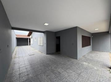 Casa de 2 quartos, Itanhaém · Casa a 400 Metros do Mar no Gaivota, com 6 Vagas e Sala para 2 Ambientes