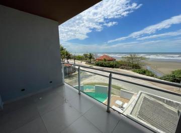 Apartamento de 2 quartos, Itanhaém · Apartamento frente mar com 2 quartos em Itanhaém.