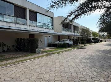 Casa de 3 quartos, Santana de Parnaíba · Casa de 152 m² com 3 quartos à venda em Santana de Parnaíba