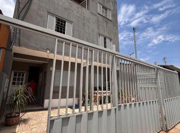 Casa de 7 quartos, Santa Maria · Prédio Residencial na QR 211 em Santa Maria - atrás do Fórum