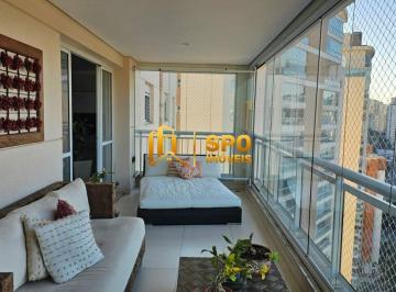 Apartamento · 200m² · 3 Quartos · 3 Vagas · "Lindo apartamento para locação no Panamby 200m², 3 suítes, 3 vagas"
