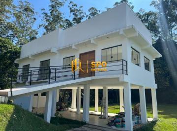 Casa · 199m² · 3 Quartos · 5 Vagas · CASA MODERNA ELEVADA, 3 DORMITÓRIOS (1 SUÍTE), SALA COM PÉ-DIREITO ALTO E 5 VAGAS