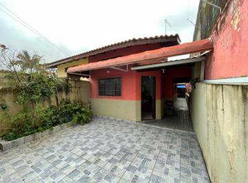 Casa de 3 quartos, Itanhaém · Casa à 100m da rodovia, com 3 quartos e área gourmet. Localizada em Itanhaém.