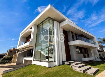 Casa · 452m² · 4 Quartos · 6 Vagas · CASA NOVA COM 4 SUÍTES EM COMDOMÍNIO