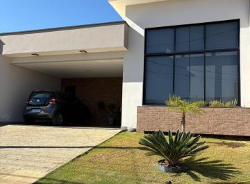 Casa · 155m² · 3 Quartos · 2 Vagas · Casa térrea de 155 m² com energia solar e escritório, no Villaggio Di Capri