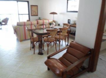 Apartamento · 200m² · 3 Quartos · Apartamento à venda no Guarujá na Praia das Pitangueiras.
