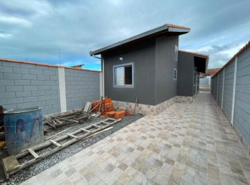 Casa de 2 quartos, Itanhaém · Casa à 1km do mar, com 2 quartos, piscina e área gourmet. Localizada em Itanhaém.