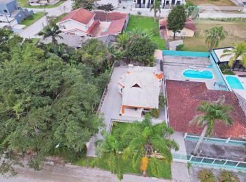 Casa · 140m² · 3 Quartos · 4 Vagas · Casa 2 Pavimentos, 3 Quartos, Amplo Terreno, Região
