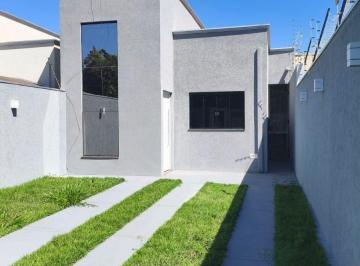 Casa de 2 quartos, Campo Grande · Casa à venda com 3 quartos, sendo 1 suíte, em terreno de 180 m² e 90 m² de área construída.