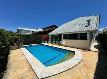 Casa en Venda de 3 quartos Bougainvillee II · Casa de condomínio em Viela dos Ipês do Rio - Bougainville Residencial II - Peruíbe/SP