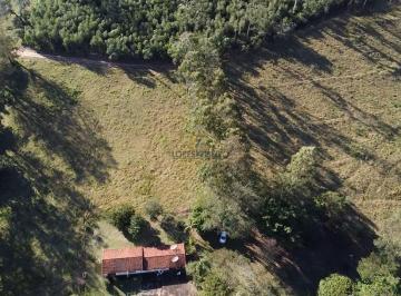 Rural de 3 quartos, Botucatu · Fazenda / Sítio para venda em Área Rural De Botucatu de 180.00m² com 3 Quartos e 1 Garagem