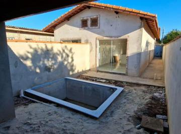 Casa de 2 quartos, Peruíbe · Casa geminada, com 2 quartos, piscina e área gourmet. Localizada em Peruíbe.