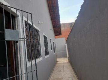 Casa de 2 quartos, Peruíbe · Casa à 300m da rodovia, com 2 quartos e área gourmet. Localizada em Peruíbe.