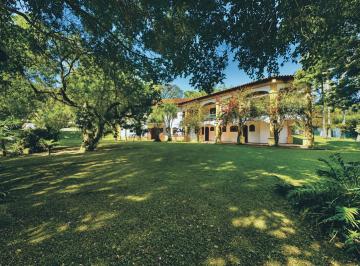 Foto 01 · Espetacular Casa em Condomínio à Venda em Carapicuíba-SP - Chácara Granja Velha: 4 Quartos, 1 Suíte,