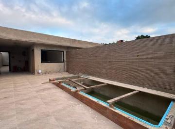 Casa de 2 quartos, Itanhaém · Casa à 600m do mar, com 2 quartos, piscina e churrasqueira. Localizada em Itanhaém.