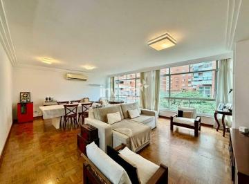 Apartamento · 200m² · 4 Quartos · 2 Vagas · Apartamento à venda no bairro Embaré