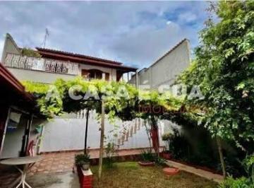 Casa · 330m² · 3 Quartos · 4 Vagas · Casa à venda, 3 quartos, 1 suíte, 4 vagas, Monte Castelo - Contagem/MG