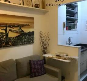 Apartamento · 37m² · 1 Quarto · INCRÍVEL SALA E QUARTO EM COPACABANA – POSTO 4