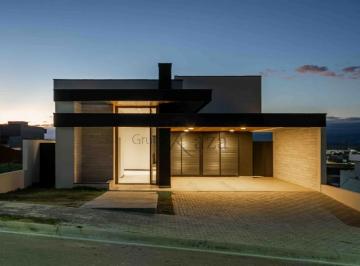 Casa · 360m² · 3 Quartos · 4 Vagas · Oportunidade - Casa em Condomínio - Residencial Colinas - Condomínio Santa Mônica - Caçapava - 3 Dor