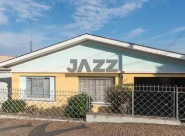 Casa · 170m² · 3 Quartos · 5 Vagas · Propriedade Versátil com Duas Casas em Amplo Terreno de 500 m²
