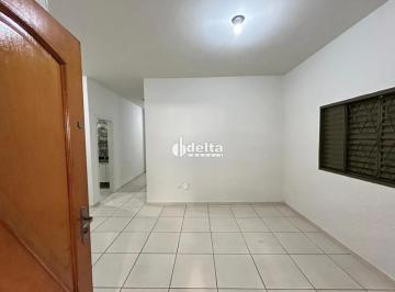 Casa · 240m² · 3 Quartos · 3 Vagas · Casa residencial com 3 quartos sendo 1 suíte disponível para locação no bairro Santa Luzia em Uberlâ
