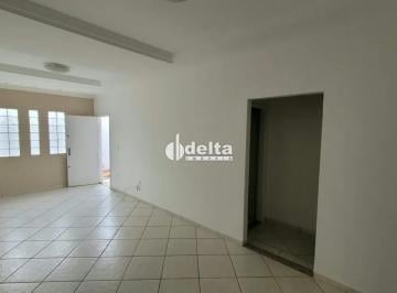 Casa · 360m² · 3 Quartos · 4 Vagas · Casa com 3 quartos disponível para venda no bairro Santa Mônica, Uberlândia-MG