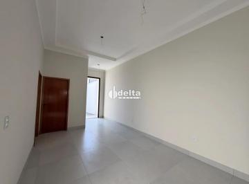Casa · 150m² · 3 Quartos · 2 Vagas · Casa com 3 quartos sendo 1 suíte disponível para venda no bairro Novo Mundo em Uberlândia-MG