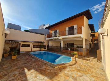 Casa · 249m² · 3 Quartos · 7 Vagas · Sobrado para venda com 249,05m² de área construída em um terreno de 400,00m², localizado no bairro R