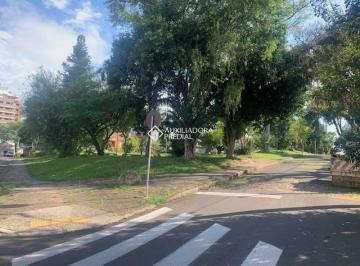 Terreno · 359m² · Terreno de esquina terreno disponível na Vila Ipiranga, em Porto Alegre. Com uma área total de 1105
